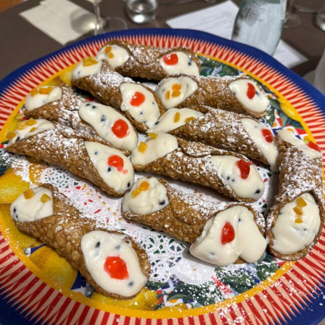 gli immancabili cannoli!